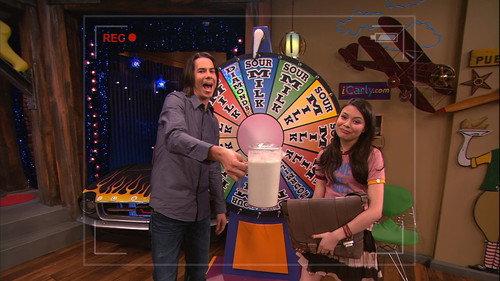 iCarly Season 3 Episode 16 - iWon't Cancel The Show