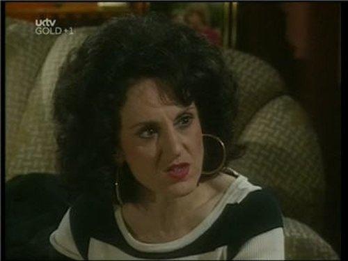 Birds of a Feather Season 3 Episode 1 - Keeping Up Appearances