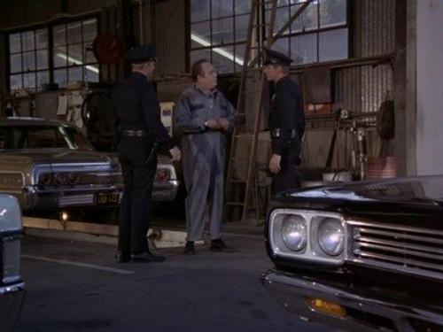 Adam-12 Season 2 Episode 16 - Log 054: Impersonation