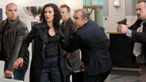 Human Target Season 2 Episode 1 - Ilsa Pucci