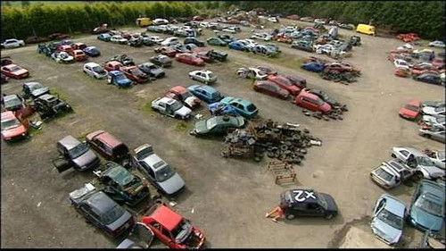 Wie is de Mol? Season 9 Episode 3 - Phones, car wrecks and a symphony