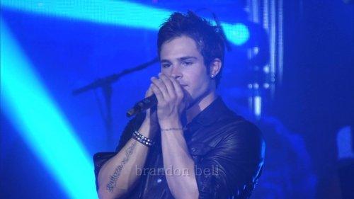 Hollywood Heights Season 1 Episode 2 - Loren Catches Eddie's Attention