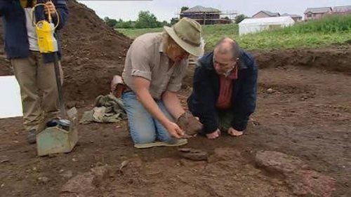 Time Team Season 10 Episode 10 - Rescuing the Dead - Leven, Fife