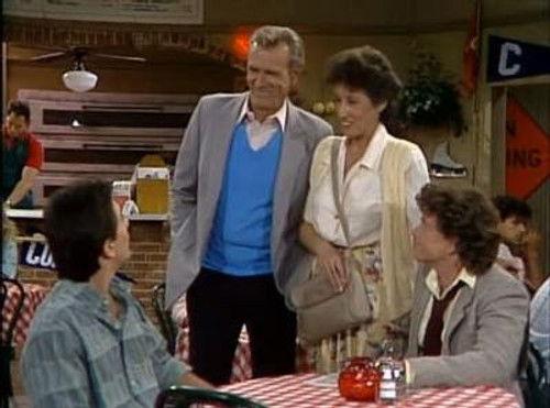 Charles in Charge Season 2 Episode 24 - Lillian Putts a Round