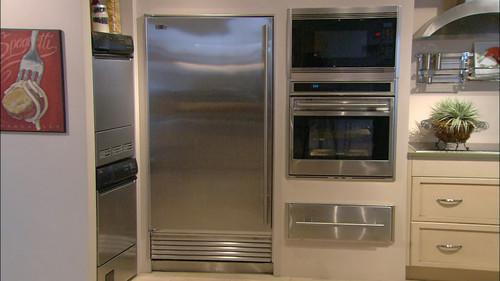 How It's Made Season 10 Episode 2 - Curling Stones, Refrigerators, Aluminum Baseball Bats, Opalescent Glass