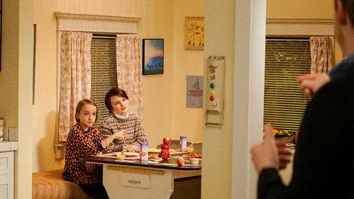Single Parents Season 2 Episode 17 - Untz, Untz, Untz