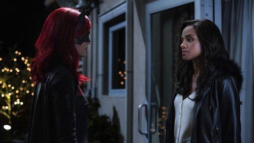 Batwoman Season 1 Episode 14 - Grinning from Ear to Ear