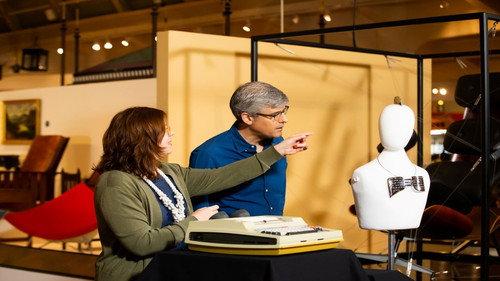 The Henry Ford's Innovation Nation Season 5 Episode 25 - App Light Switch