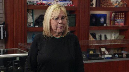 Pawn Stars Season 22 Episode 1 - Choose Your Wea-pawn