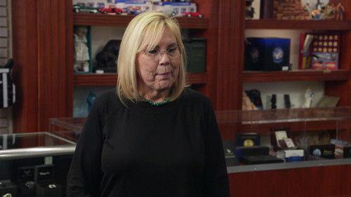 Pawn Stars Season 22 Episode 1 - Choose Your Wea-pawn