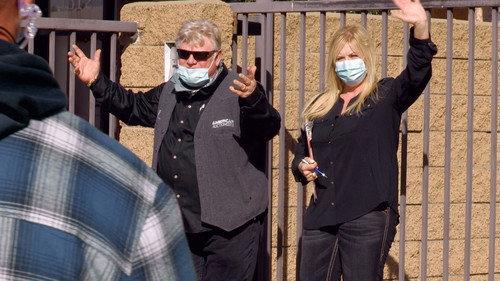 Storage Wars Season 13 Episode 2 - Bits and Pizzas