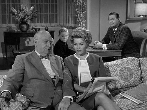 Hazel Season 1 Episode 17 - Hazel's Tough Customer