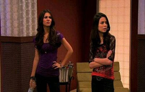 iCarly Season 4 Episode 12 - iParty With Victorious (2)