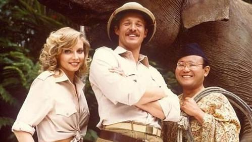 Bring 'Em Back Alive Season 1 Episode 3 - There's One Born Every Minute