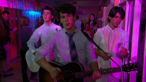 JONAS L.A. Season 1 Episode 1 - Wrong Song