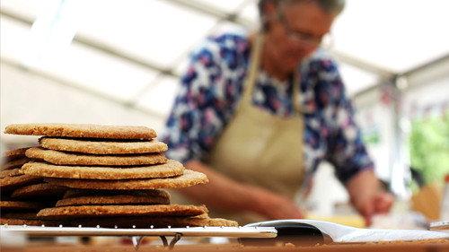 The Great British Bake Off Season 5 Episode 2 - Biscuits