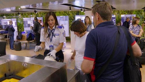 To Catch a Smuggler Season 8 Episode 7 - A special package