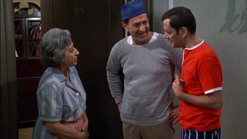 The Odd Couple Season 1 Episode 20 - A Taste of Money