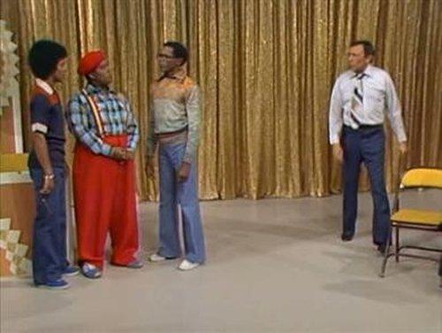 What's Happening!! Season 2 Episode 14 - Going, Going, Gong