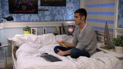Mishpaha Sholetet Season 1 Episode 6 - Episode 6