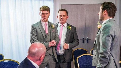 EastEnders Season 39 Episode 17 - 6636
