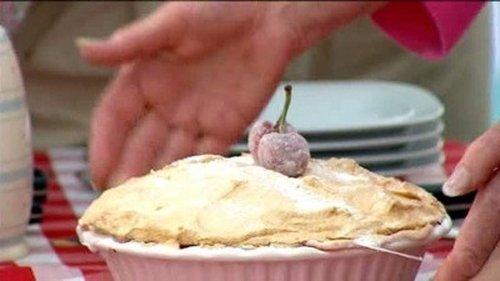 The Great British Bake Off Season 1 Episode 4 - Puddings Week
