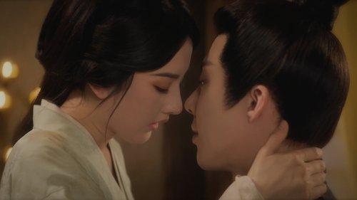 The Prisoner of Beauty Season 1 Episode 32 - Knelt Down