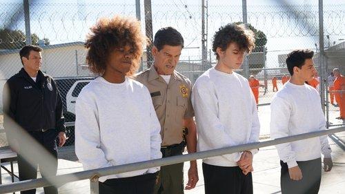 The Rookie Season 2 Episode 18 - Under the Gun