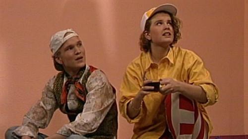 Oppassen!!! Season 3 Episode 1 - A Made Up Bed