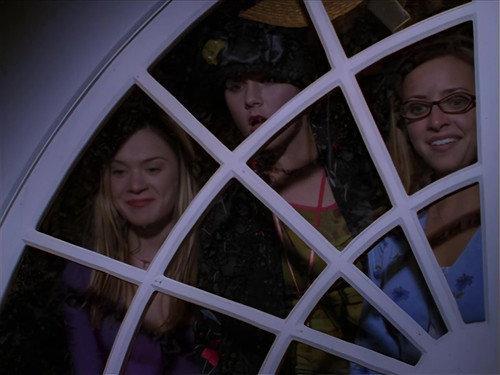Seven Days Season 2 Episode 20 - Witch Way to the Prom