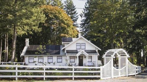 Pamela's Garden of Eden Season 1 Episode 2 - Enter at Your Own Risk!