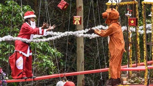 I'm a Celebrity...Get Me Out of Here! Season 18 Episode 19 - Ding Dong Merrily Up High