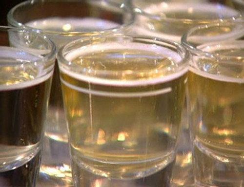 The Man Show Season 4 Episode 14 - 100 Shots With Super Dave (AKA How Much Do You Weigh?)