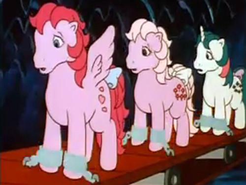 My Little Pony Season 1 Episode 17 - The Glass Princess (2)