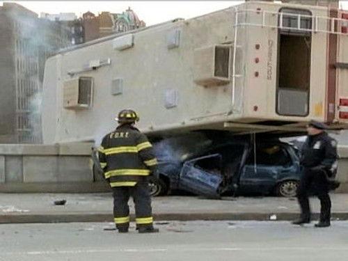 Third Watch Season 2 Episode 17 - The Self-Importance of Being Carlos