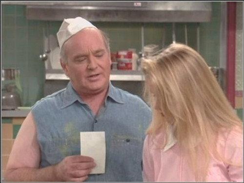 Married... with Children Season 7 Episode 8 - Kelly Doesn't Live Here Anymore