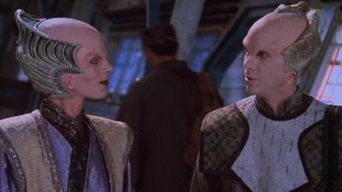 Babylon 5 Season 1 Episode 5 - The Parliament of Dreams