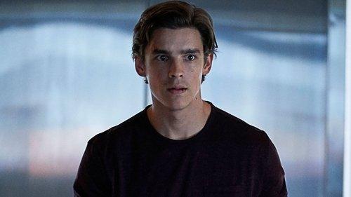 Titans Season 2 Episode 7 - Bruce Wayne