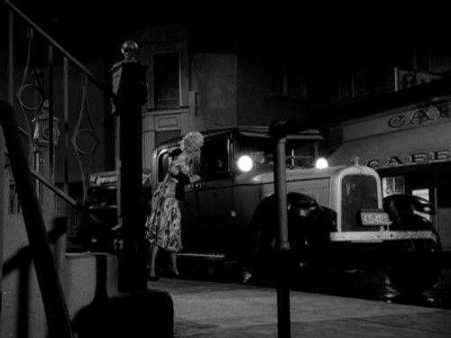 The Untouchables Season 3 Episode 21 - Man in the Middle