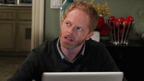 Modern Family Season 2 Episode 16 - Regrets Only