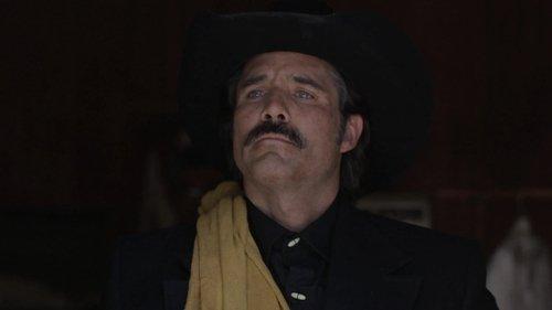 El Gallo de Oro Season 1 Episode 4 - Los Zapatos