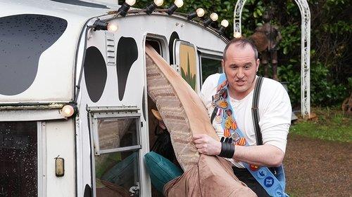 Taskmaster Season 20 Episode 5 - Bats, Bats, Hang Up