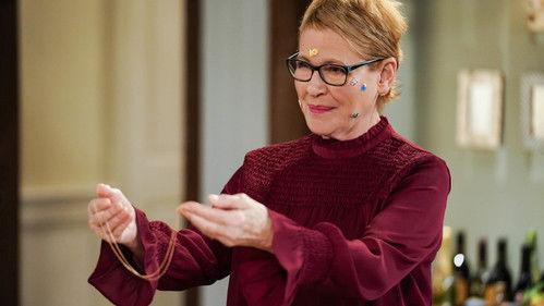 Life in Pieces Season 3 Episode 15 - Graffiti Cute Jewelry Shots