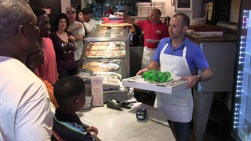 Impractical Jokers Season 4 Episode 25 - The Taunted House