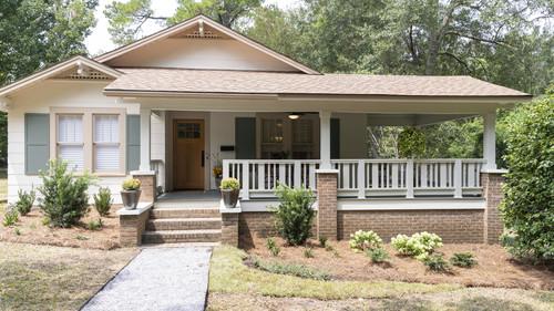 Home Town Season 3 Episode 3 - Small Town Life Awaits