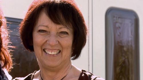 Escape to the Country Season 15 Episode 21 - Cotswolds