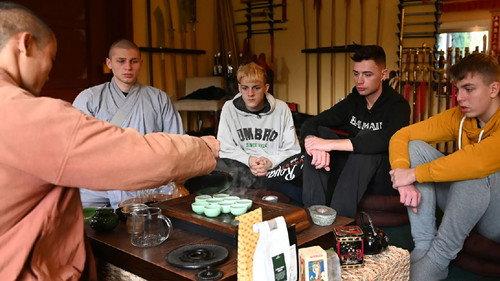 Ab ins Kloster - Rosenkranz statt Randale Season 2 Episode 2 - Episode 2