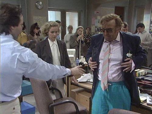 Drop the Dead Donkey Season 3 Episode 3 - Henry's Lost Love
