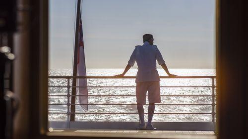 The Crown Season 2 Episode 2 - A Company of Men