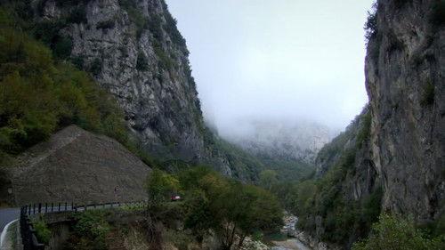 Italy Unpacked Season 3 Episode 2 - To the Centre of the Earth